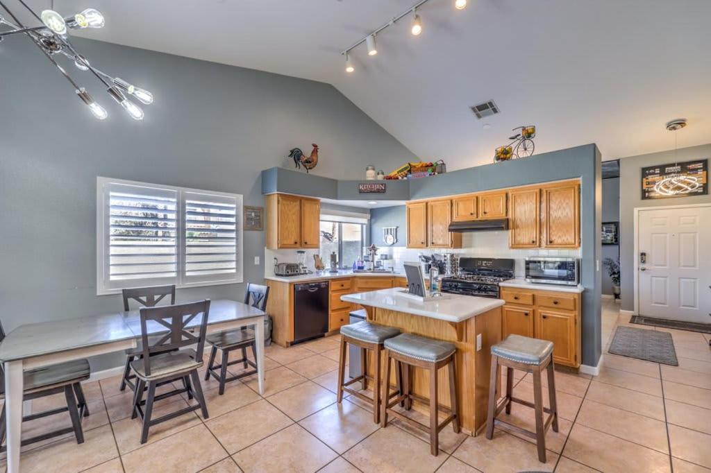 Family Fun For Everyone In Las Vegas- 4 Bedrooms, Billiards, Game Room เฮนเดอร์สัน ภายนอก รูปภาพ